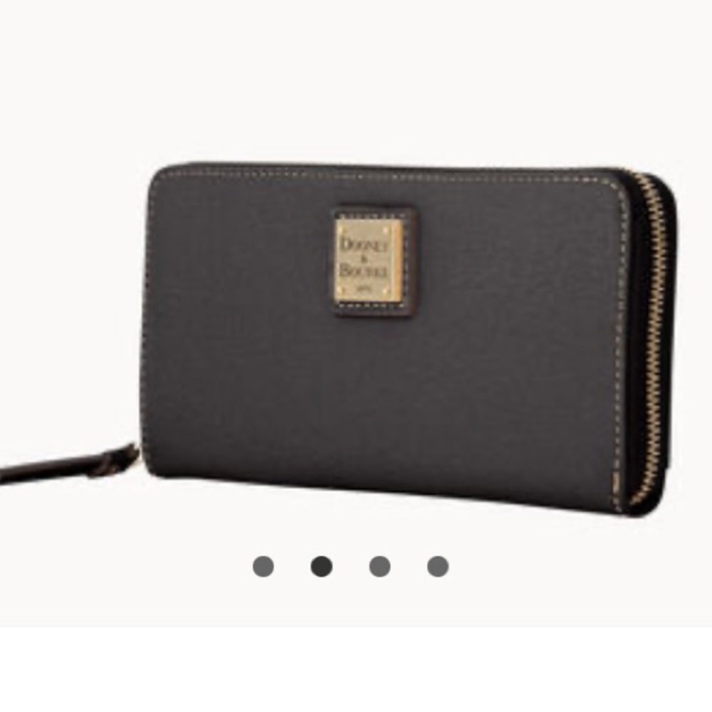 Dooney & Bourke 🖤 Black Pebble Grain Large Zip Around Wristlet Wallet Clutch